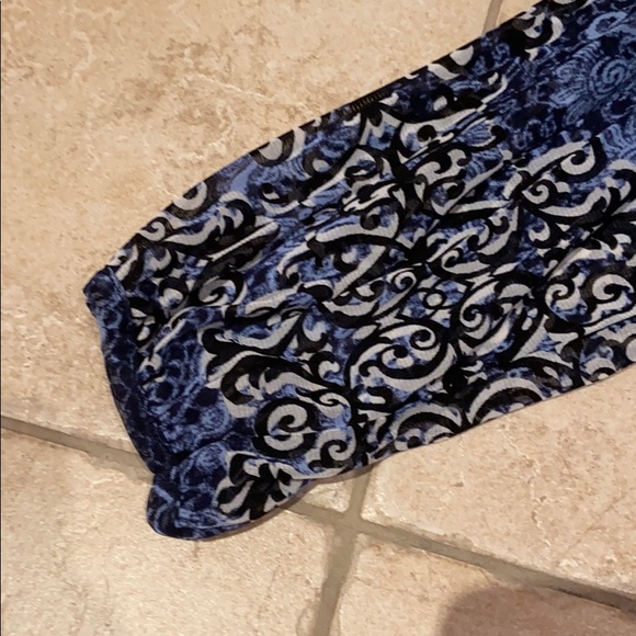 Women’s Cold Shoulder Blouse - Picture 4 of 5